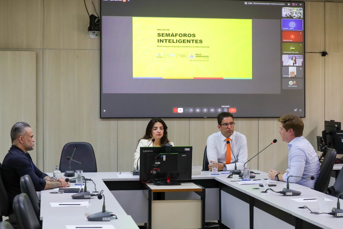 Projeto de semáforos com IA aumenta em 30% velocidade dos ônibus em BH