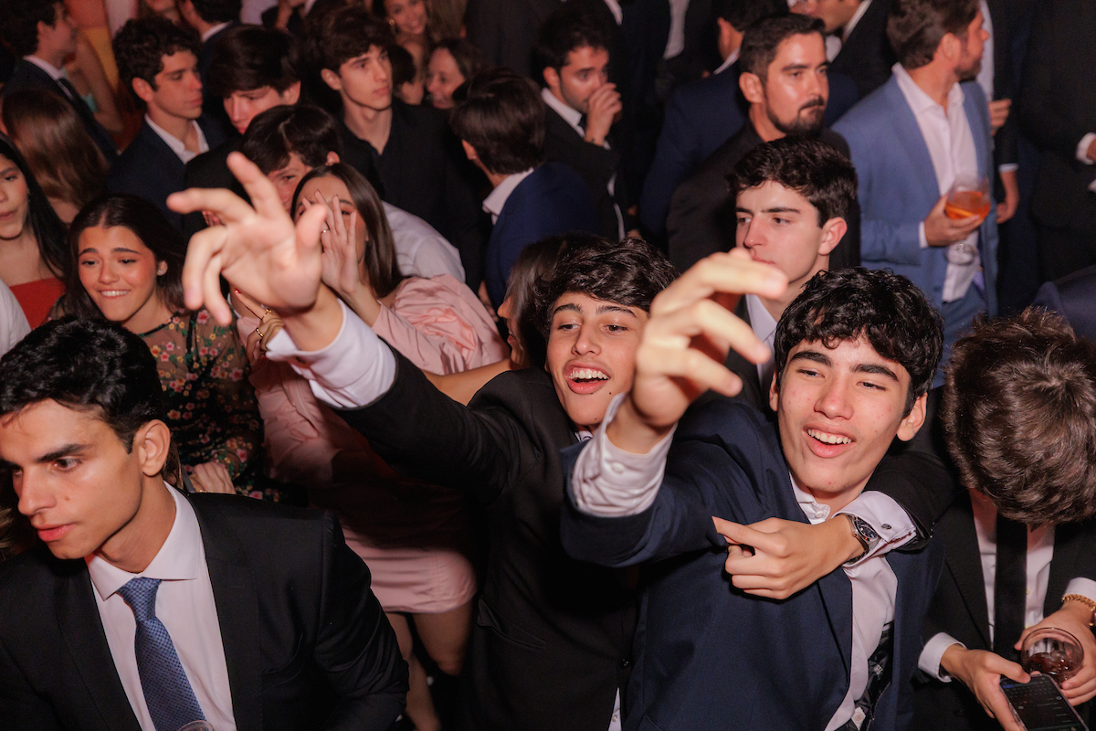 Marita Estevão Lira celebra 15 anos em festa com mais de 1,4 mil convidados