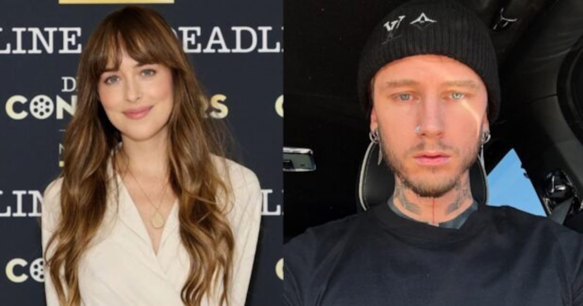 Fonte confirma romance entre Dakota Johnson e Machine Gun Kelly, mas casal ainda não quer assumir