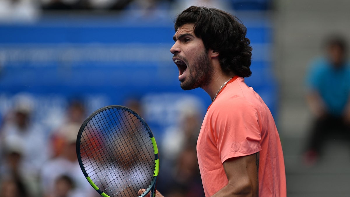 Carlos Alcaraz derrota Shapovalov e garante vaga nas semifinais do ATP 500 do Japão