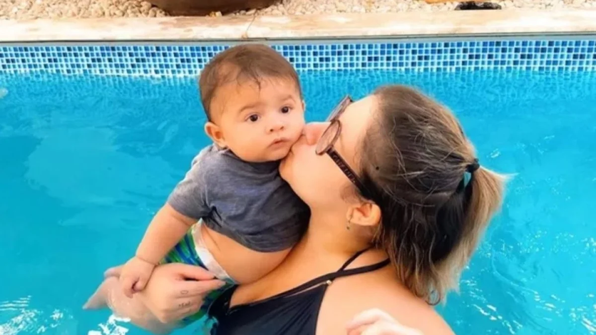 Filho de Marília Mendonça tem traço marcante herdado da cantora, diz livro
