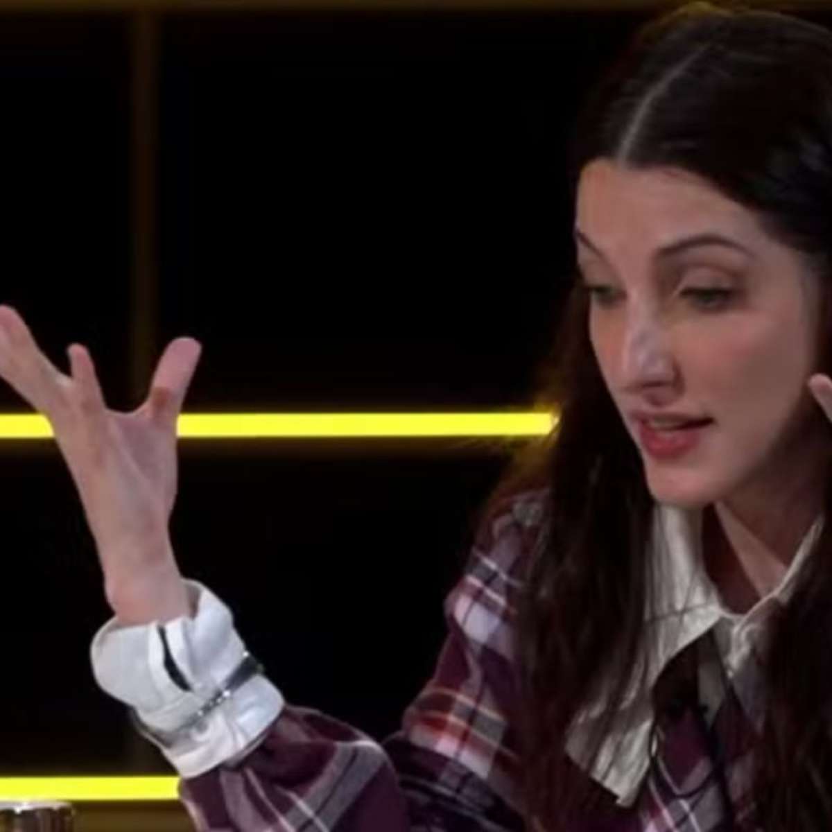 Clarice Falcão diz que sua mãe teve reação inusitada ao saber de sua bissexualidade: 'Roubou meu momento'