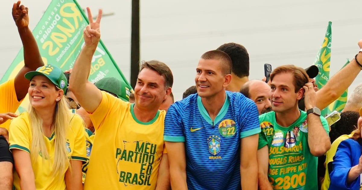 Douglas Ruas diz que buscará para Flávio Bolsonaro votos de quem se absteve no 1º turno
