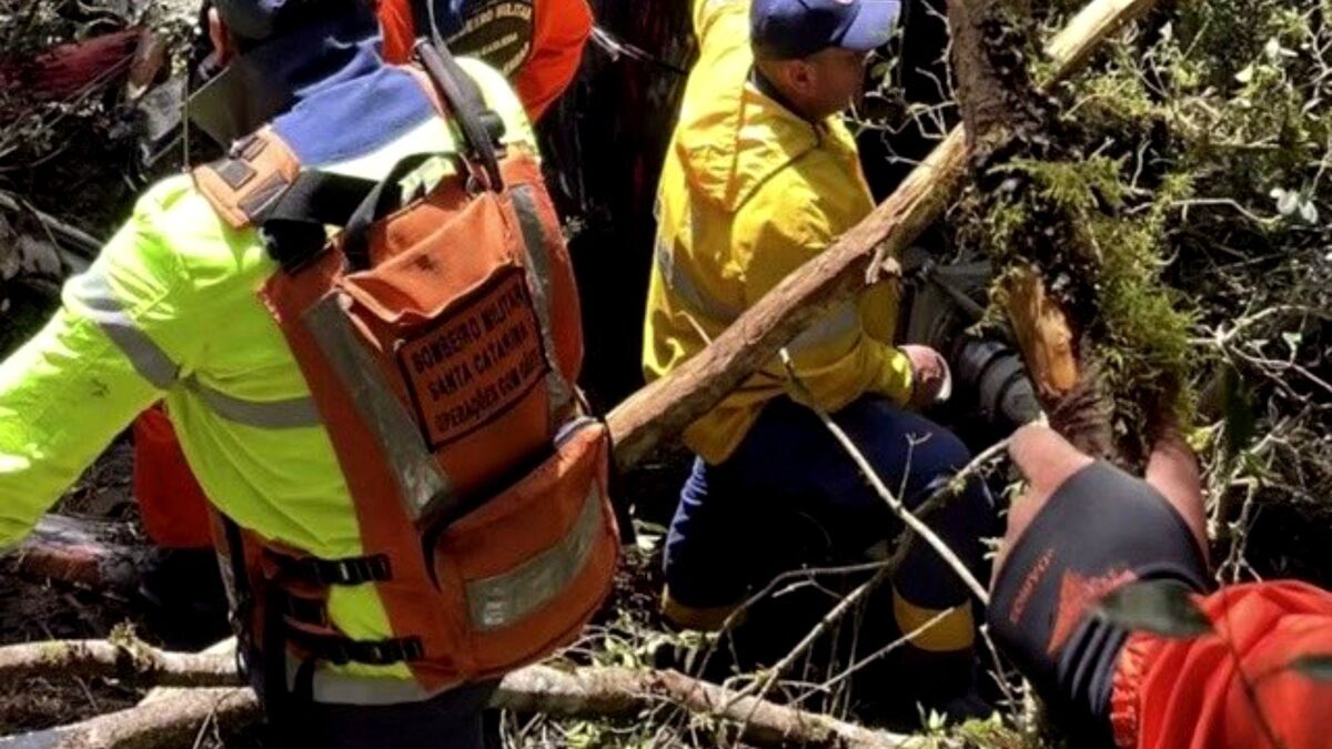 Morte de Rick: celular e câmera encontrados após queda de helicóptero serão analisados pela polícia