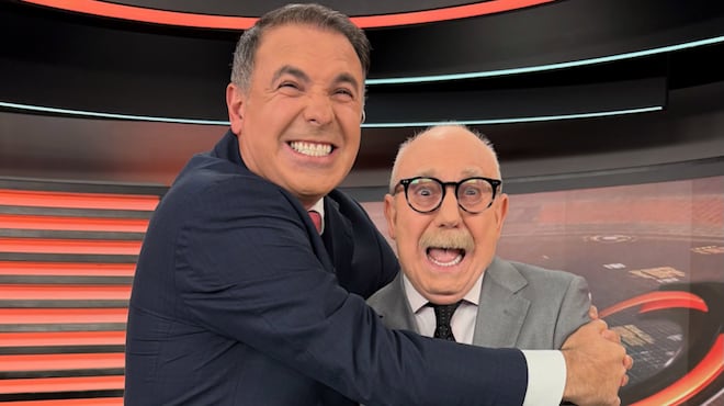 Gottino é surpreendido por crianças durante reportagem na Arena Pacaembu: ‘Dá uma olhada na galera’