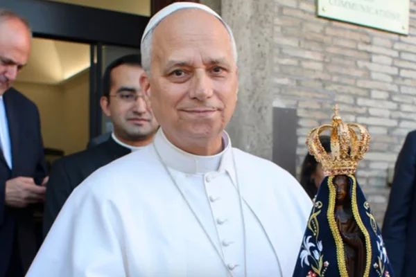 Cirurgia para retirar parte de pulmão do papa Leão XIV durou 90 minutos - destaque galeria