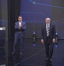 Flávio Bolsonaro (PL) e Lula (PT) participaram de debate na Band neste domingo, 18 Foto: Reprodução/Renato Pizzutto/Band
