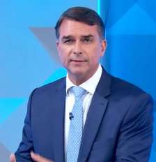 Flávio Bolsonaro faz considerações finais em debate da Globo Foto: Reprodução/Globo