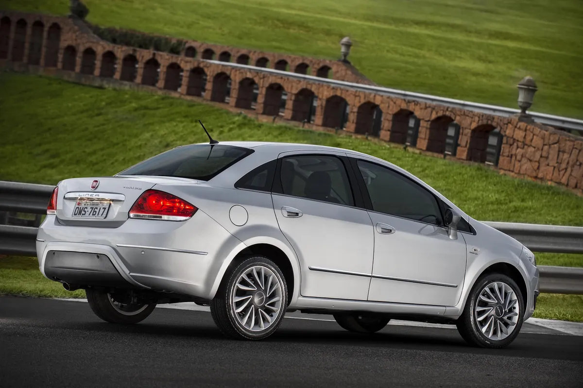 Imagem da matéria: Quanto custaria um Fiat Linea hoje, com a inflação?