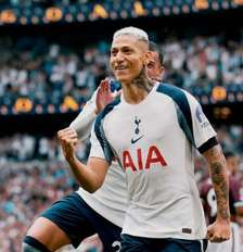 Foto: Divulgação/Tottenham - Legenda: Richarlison, atacante do Tottenham, ironiza nova notícia de Willer Tomaz / Jogada10