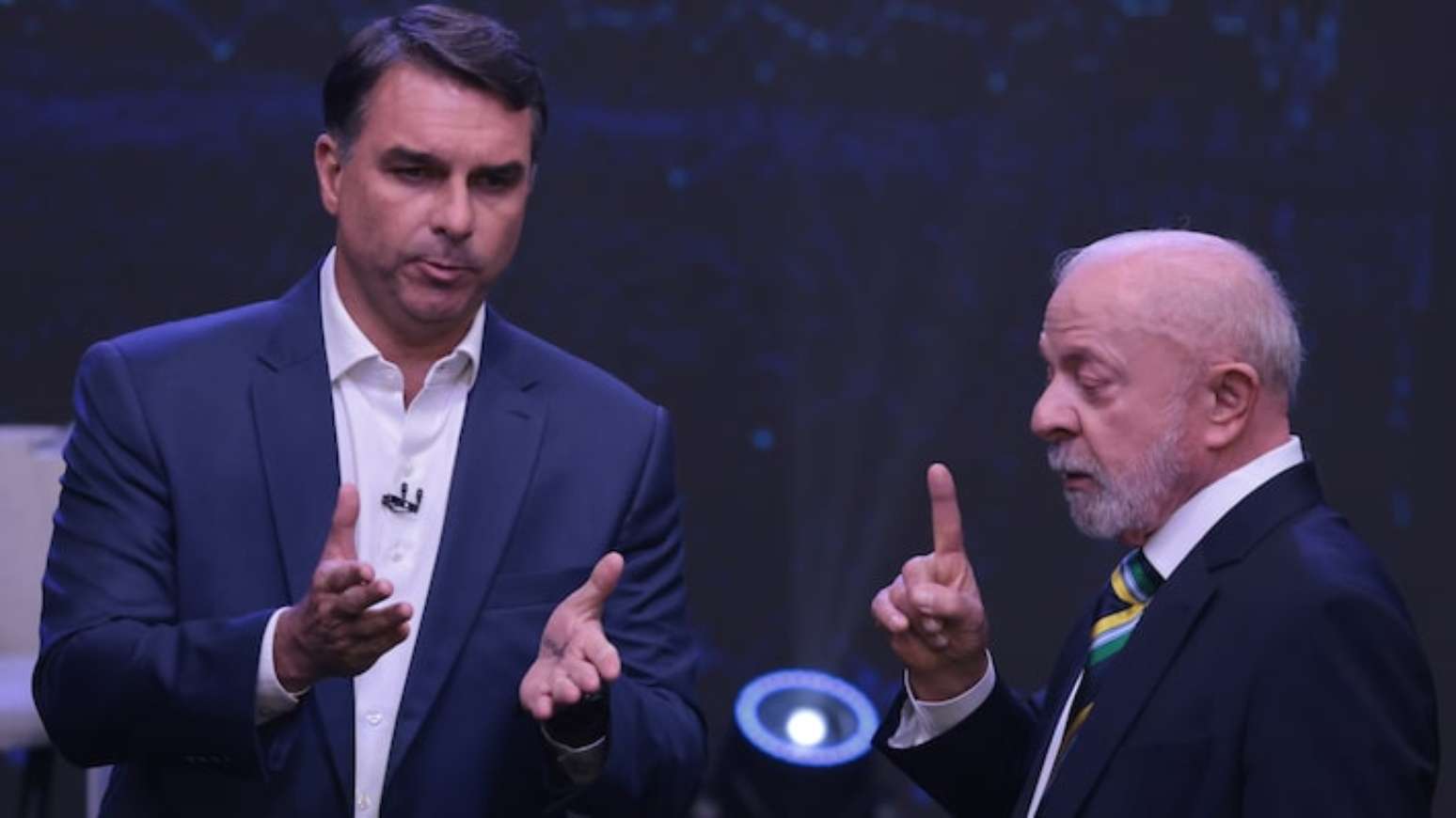 Fl&aacute;vio Bolsonaro e Lula disputam o segundo turno da elei&ccedil;&atilde;o presidencial