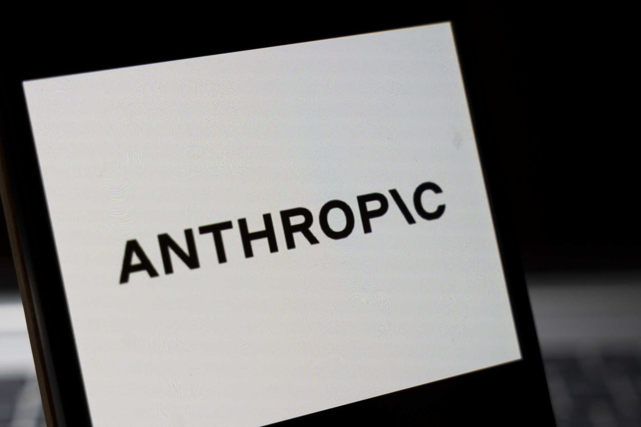 Imagem da matéria: Anthropic prepara IPO bilionário enquanto empresas de IA adiam estreia na bolsa