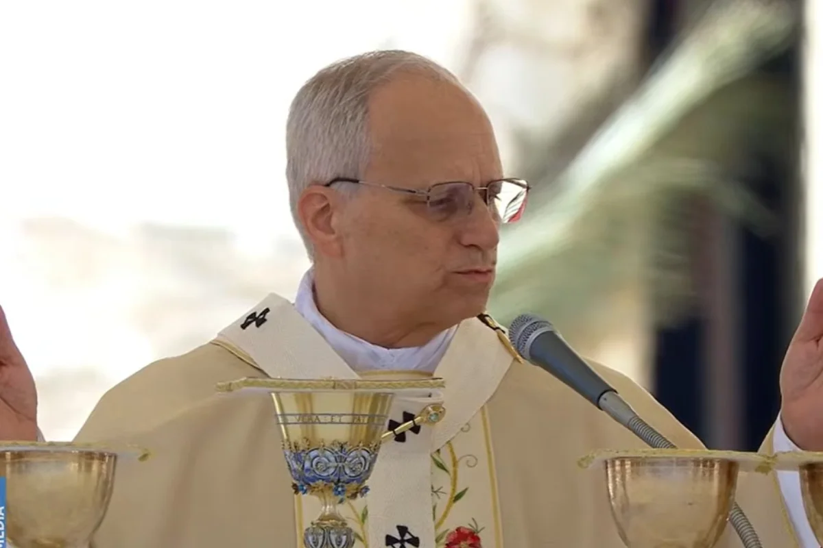 Cirurgia para retirar parte de pulmão do papa Leão XIV durou 90 minutos