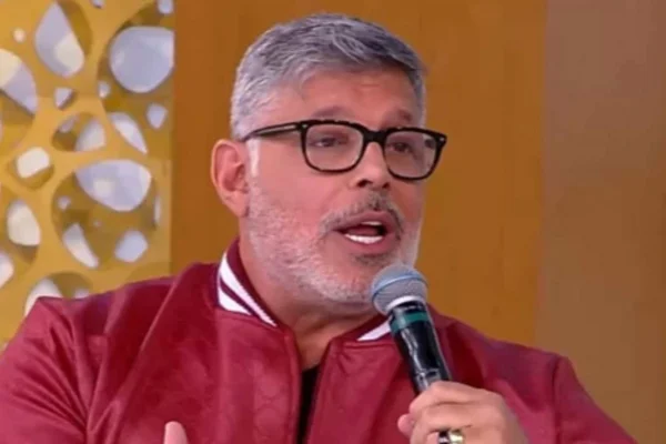 Alexandre Frota sobre Flávio Bolsonaro nos EUA: “Até acabar a gestão Trump”