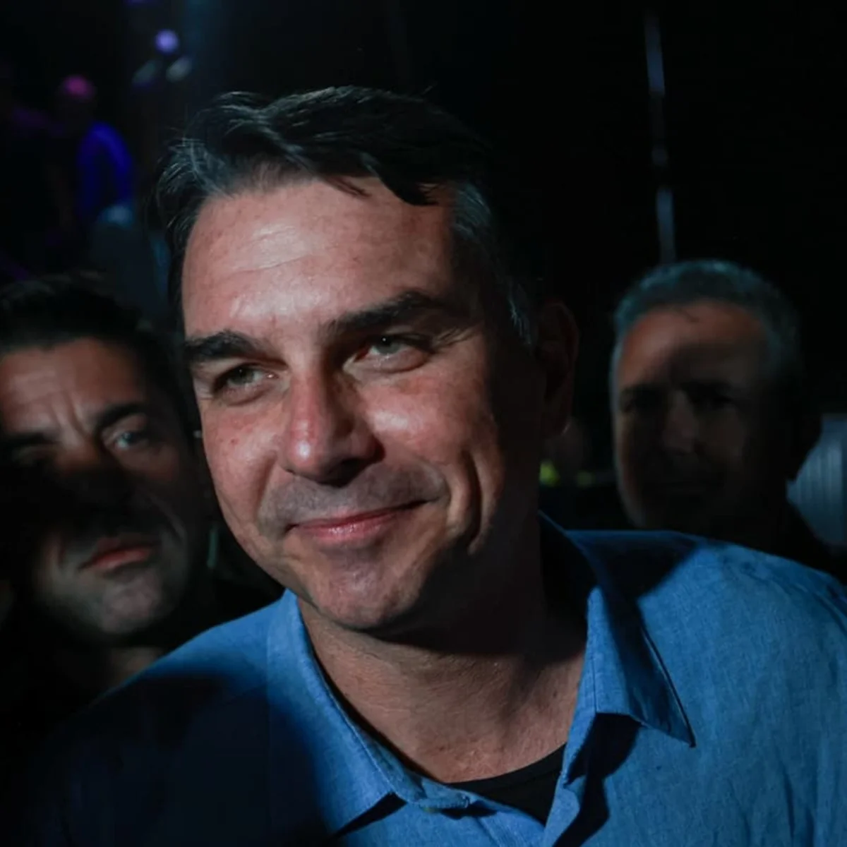 Após apoio da bancada do agro, Flávio promete Ministério da Agricultura