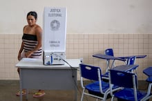 Cônsul geral do Brasil em NY diz que não houve instrução para ampliar período de votação