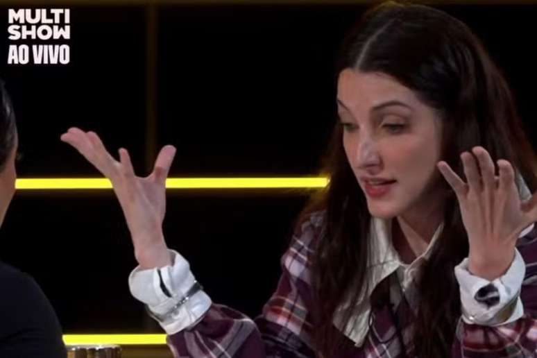 Clarice Falcão diz que sua mãe teve reação inusitada ao saber de sua bissexualidade: 'Roubou meu momento'