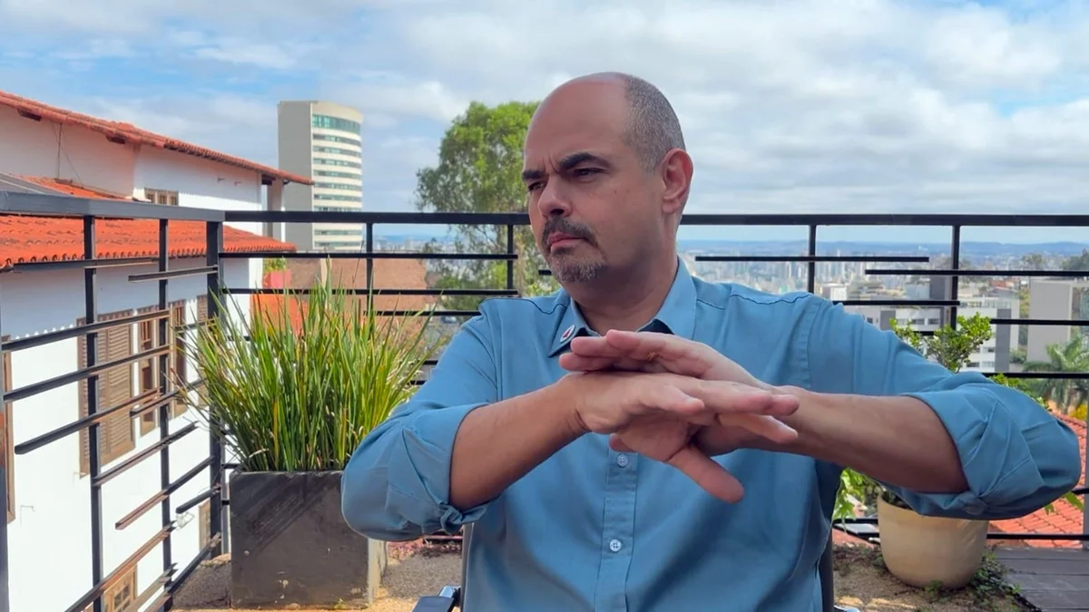Simões "se adianta" a Cleitinho e manda projeto para reduzir IPVA em Minas