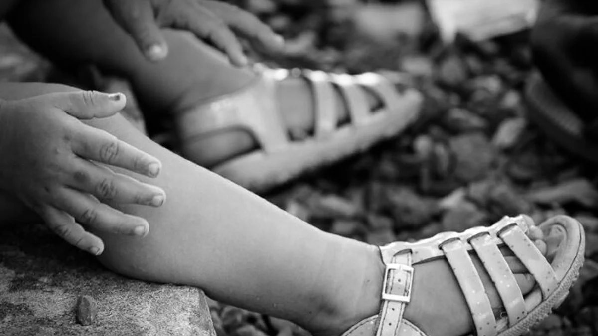 MG: bebê de três meses morre após ser vítima de estupro; pais foram presos