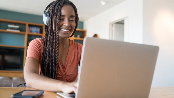 ChatGPT sem cadastro? Conheça IA grátis que promete mais privacidade
